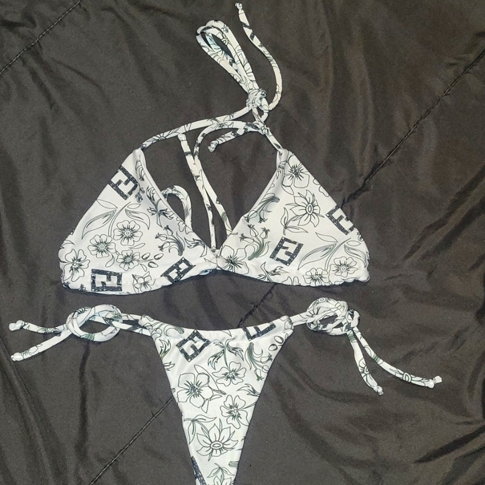 Blk/wht  floral print, small, 2pc bikini.